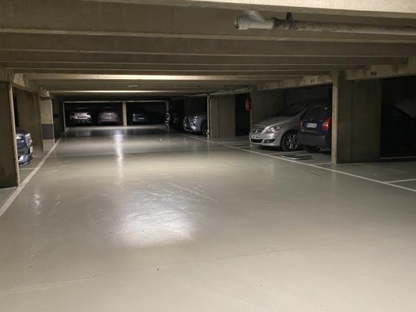 Paris (75011) EMPLACEMENT PARKING À LOUER 75011 RUE DU CHEMIN VERT