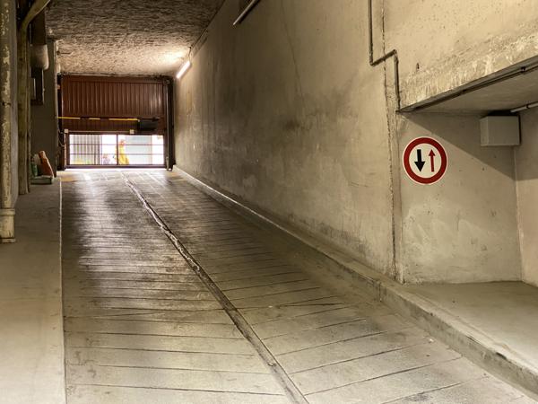 Paris (75011) EMPLACEMENT PARKING À LOUER 75011 RUE DU CHEMIN VERT