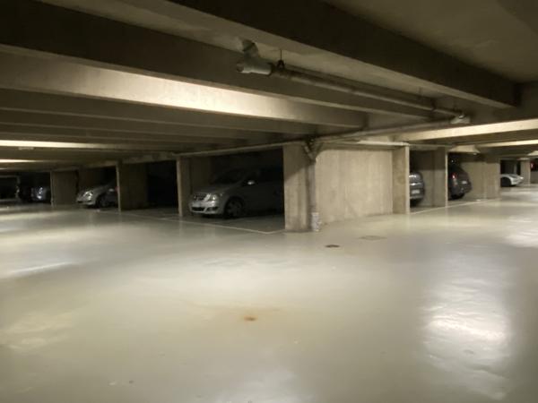 Paris (75011) EMPLACEMENT PARKING À LOUER 75011 RUE DU CHEMIN VERT