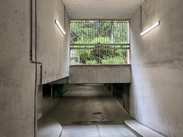 Paris (75011) EMPLACEMENT PARKING À LOUER 75011 RUE DU CHEMIN VERT