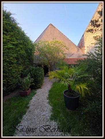 Maison à vendre 6 pièces maison de ville rénovée est au centre ville - Aschères-le-Marché- Découpe - rénovée-garage-artisan