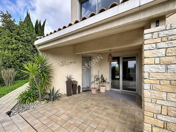 Villa d'architecte 169m², 4 chbs + bureau, terrain 1549m², sous-sol