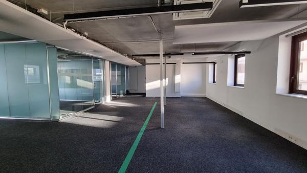 Bureaux à louer Boulogne-Billancourt proche centre commercial et transports