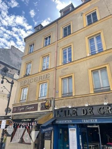 Place de la Contrescarpe : Grand 2 pièces
