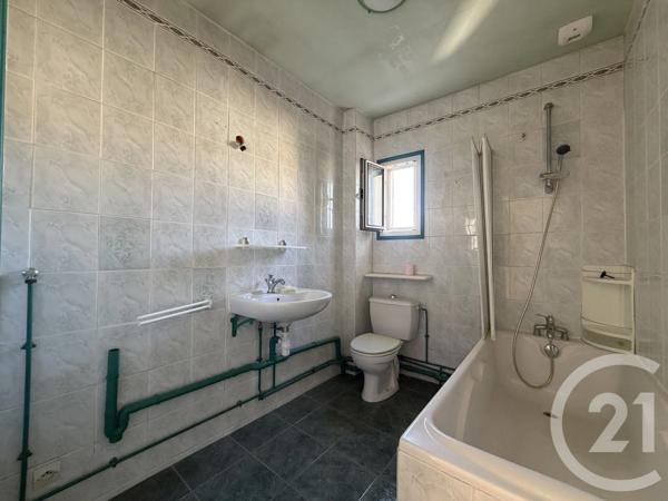 Immeuble à vendre  138,84 m 2   ARGENTEUIL  - 95