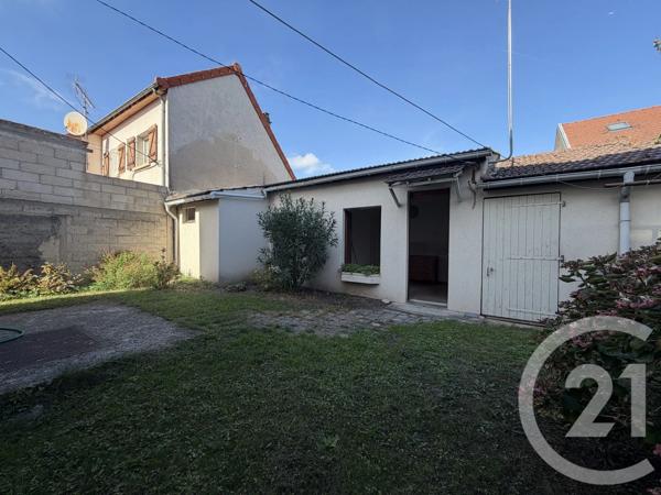 Immeuble à vendre  138,84 m 2   ARGENTEUIL  - 95