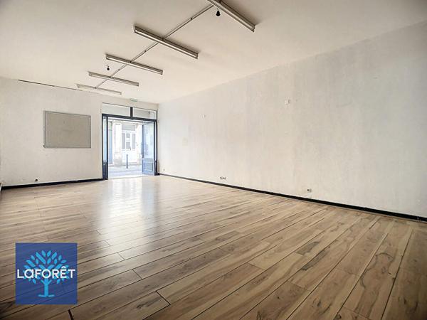 Location local commercial Bressuire - 2 pièce(s) - 178 m² - 1 600 € par mois