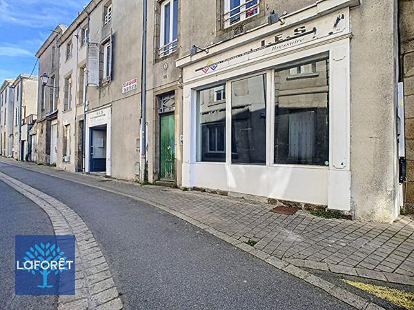 Location local commercial Bressuire - 2 pièce(s) - 178 m² - 1 600 € par mois