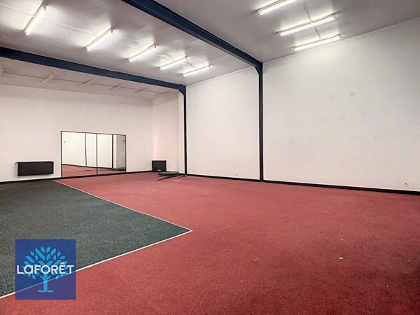 Location local commercial Bressuire - 2 pièce(s) - 178 m² - 1 600 € par mois