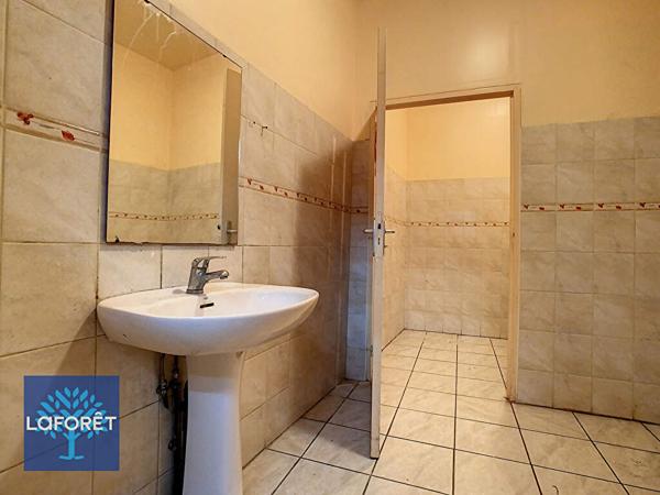 Location local commercial Bressuire - 2 pièce(s) - 178 m² - 1 600 € par mois