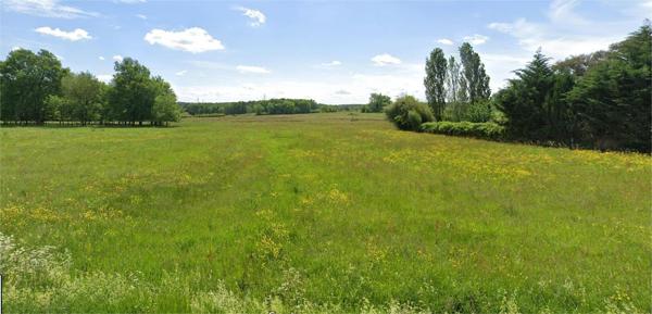Terrain constructible , plat 2824 m2