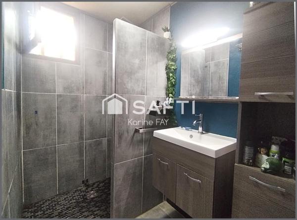 Charmante maison de village 3 faces avec garage