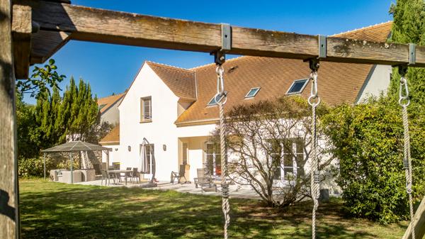Maison 200 m2 - 4 chambres et 1 bureau - terrain 2040 m2