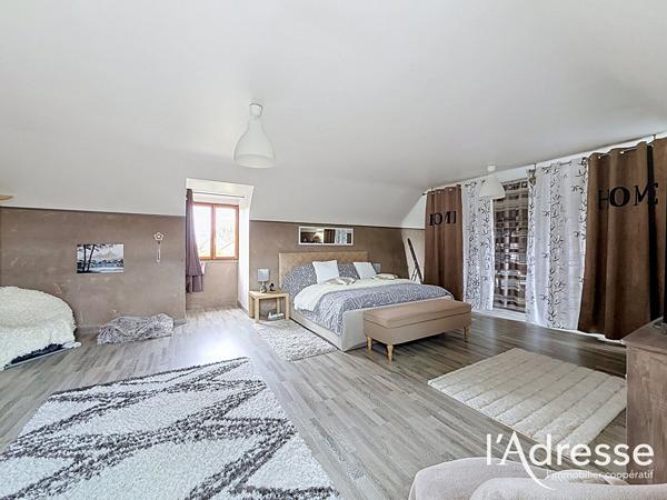 Maison familiale 212 m² à Saint-Avertin, 5 chambres, Terrain 1 400 m², Vie de plain-pied