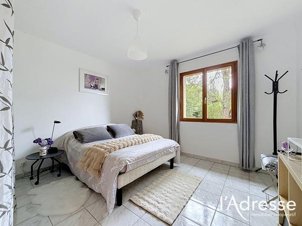 Maison familiale 212 m² à Saint-Avertin, 5 chambres, Terrain 1 400 m², Vie de plain-pied