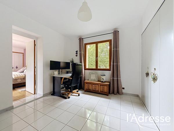 Maison familiale 212 m² à Saint-Avertin, 5 chambres, Terrain 1 400 m², Vie de plain-pied