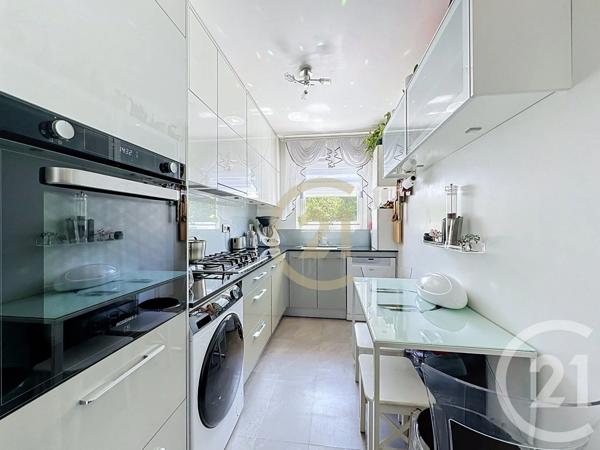 Appartement F4 à vendre  4 pièces - 87,79 m 2   LE CHESNAY  - 78