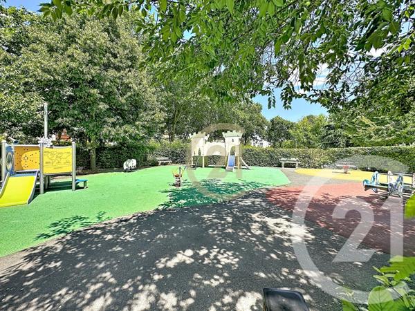Appartement F4 à vendre  4 pièces - 87,79 m 2   LE CHESNAY  - 78