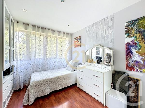 Appartement F4 à vendre  4 pièces - 87,79 m 2   LE CHESNAY  - 78