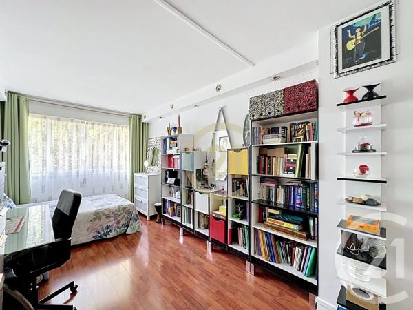 Appartement F4 à vendre  4 pièces - 87,79 m 2   LE CHESNAY  - 78