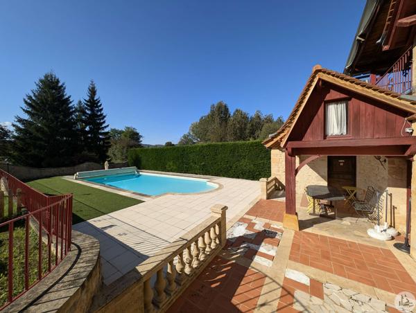 Proche Sarlat, propriété avec 5 Gîtes
