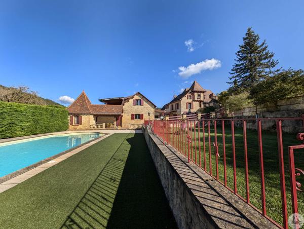 Proche Sarlat, propriété avec 5 Gîtes