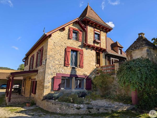 Proche Sarlat, propriété avec 5 Gîtes