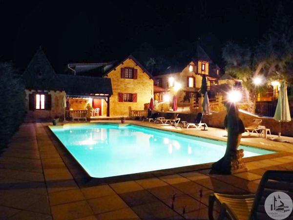 Proche Sarlat, propriété avec 5 Gîtes