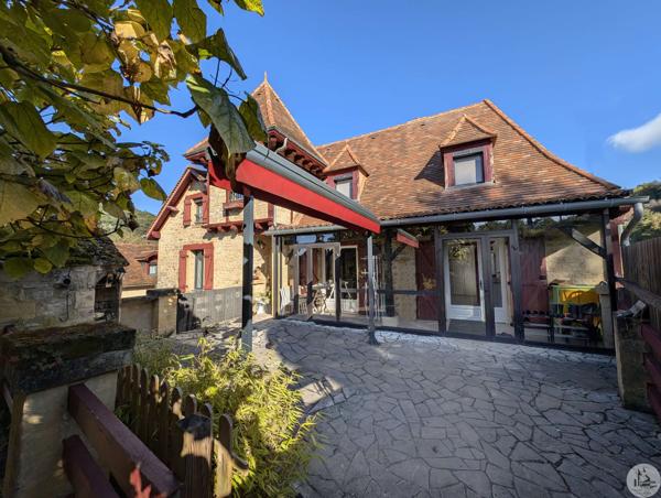 Proche Sarlat, propriété avec 5 Gîtes