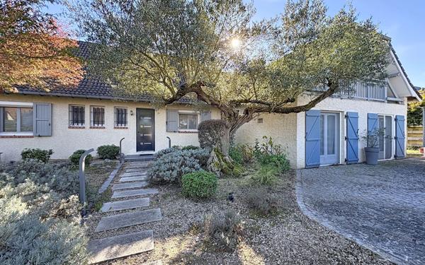 Maison à vendre    4 pièces •  Morlaàs