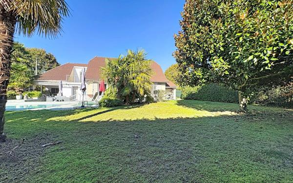 Maison à vendre    4 pièces •  Morlaàs