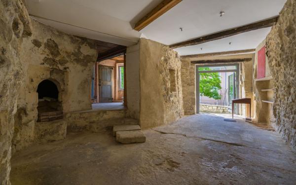 Maison à vendre    5 pièces • 140,29 m2 Forcalquier