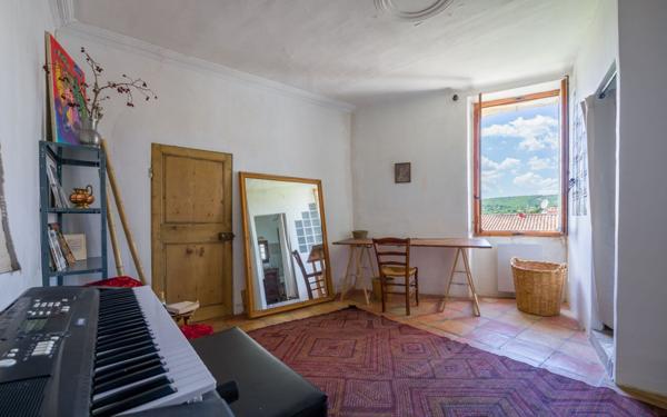 Maison à vendre    5 pièces • 140,29 m2 Forcalquier