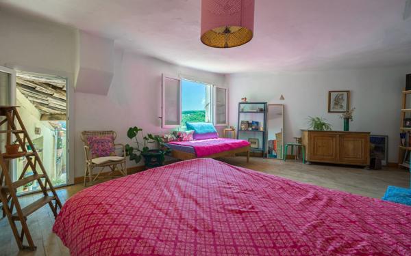 Maison à vendre    5 pièces • 140,29 m2 Forcalquier