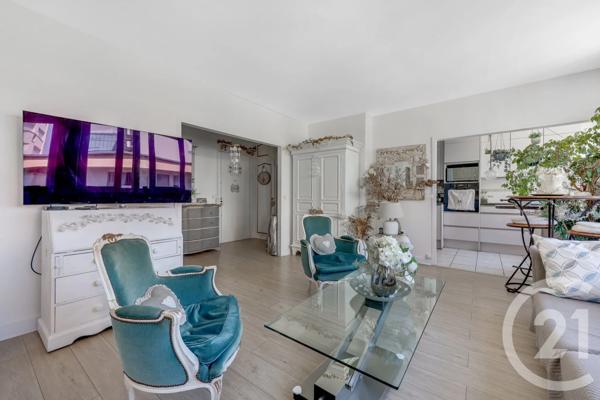 Appartement F3 à vendre  2 pièces - 59,02 m 2   MONTROUGE  - 92