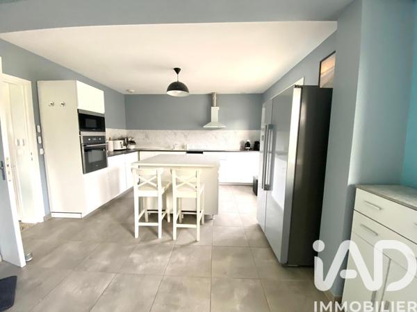 Maison à vendre 10 pièces 211 m² Saint-André-de-Seignanx