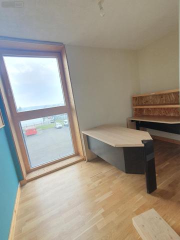 Entrepôt et bureaux à louer à Cherré-Au dans la Sarthe (72400), ref : 424