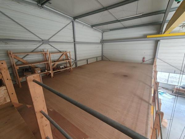 Entrepôt et bureaux à louer à Cherré-Au dans la Sarthe (72400), ref : 424