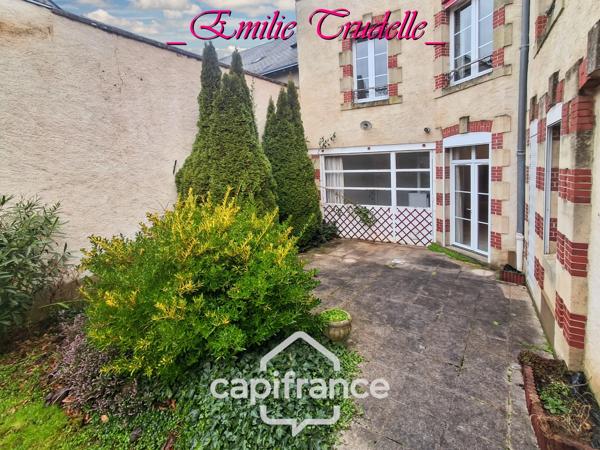 Maison à vendre 5 pièces  (72) 125 m² -3/5 chambres – jardin clos 300 m² – dépendances – Saint-Calais