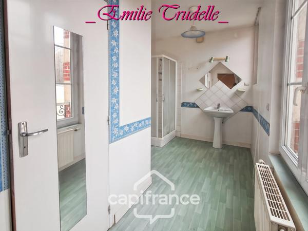 Maison à vendre 5 pièces  (72) 125 m² -3/5 chambres – jardin clos 300 m² – dépendances – Saint-Calais