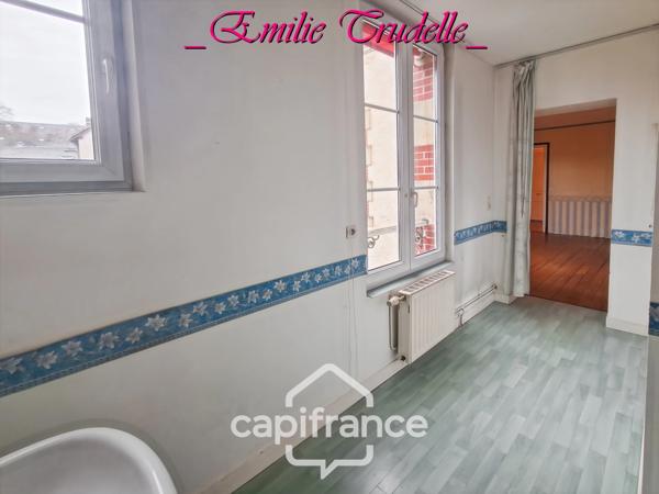 Maison à vendre 5 pièces  (72) 125 m² -3/5 chambres – jardin clos 300 m² – dépendances – Saint-Calais