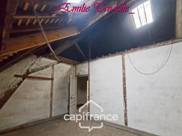 Maison à vendre 5 pièces  (72) 125 m² -3/5 chambres – jardin clos 300 m² – dépendances – Saint-Calais