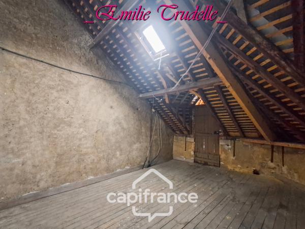 Maison à vendre 5 pièces  (72) 125 m² -3/5 chambres – jardin clos 300 m² – dépendances – Saint-Calais