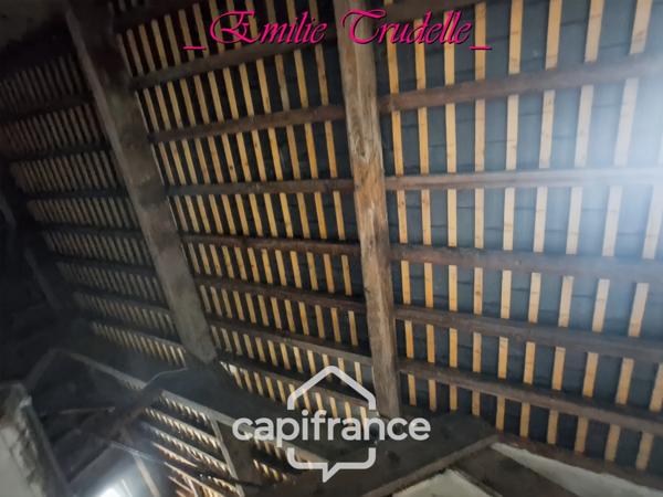 Maison à vendre 5 pièces  (72) 125 m² -3/5 chambres – jardin clos 300 m² – dépendances – Saint-Calais