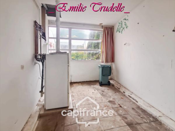 Maison à vendre 5 pièces  (72) 125 m² -3/5 chambres – jardin clos 300 m² – dépendances – Saint-Calais