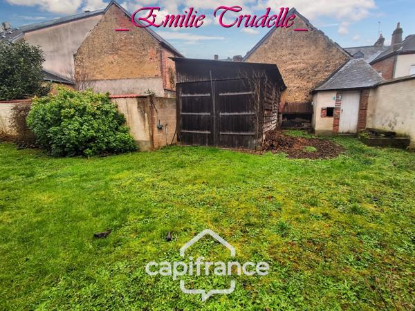 Maison à vendre 5 pièces  (72) 125 m² -3/5 chambres – jardin clos 300 m² – dépendances – Saint-Calais