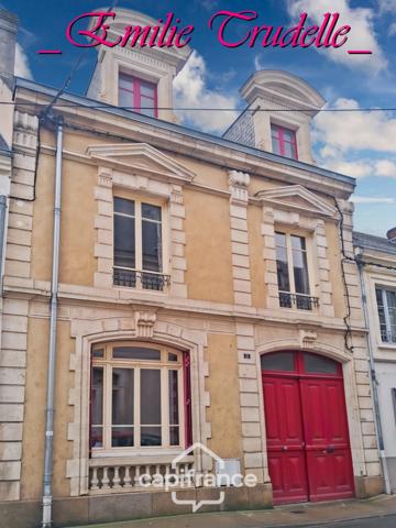Maison à vendre 5 pièces  (72) 125 m² -3/5 chambres – jardin clos 300 m² – dépendances – Saint-Calais