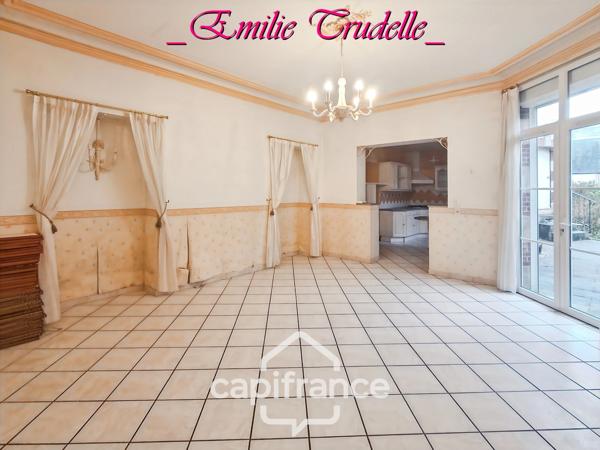 Maison à vendre 5 pièces  (72) 125 m² -3/5 chambres – jardin clos 300 m² – dépendances – Saint-Calais