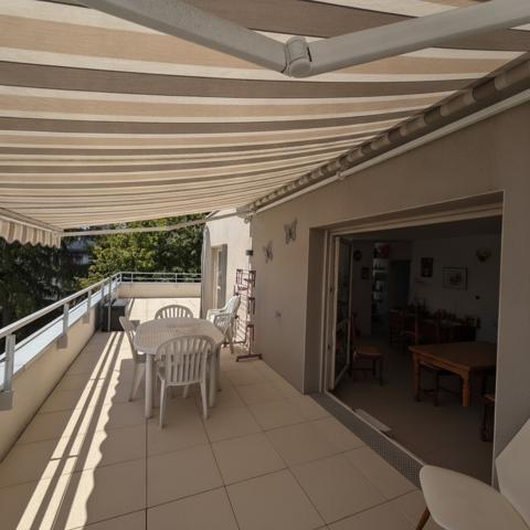Appartement
                                                                                                                                                                                                                                                                                                                        4 pièce(s)                                                                                                                                                                                                          2 chambre(s)                                                                                                                                                                                                          80  m²