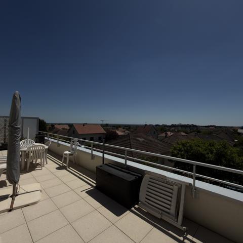 Appartement
                                                                                                                                                                                                                                                                                                                        4 pièce(s)                                                                                                                                                                                                          2 chambre(s)                                                                                                                                                                                                          80  m²